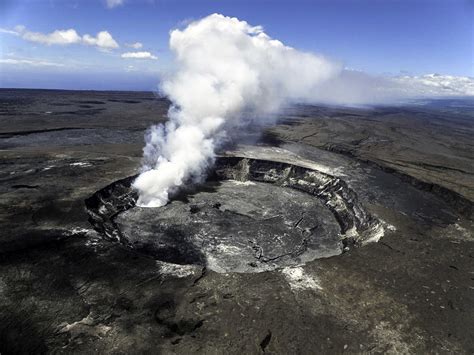 Halema'uma'u Crater in Hawaii Volcanoes National Park image - Free stock photo - Public Domain ...