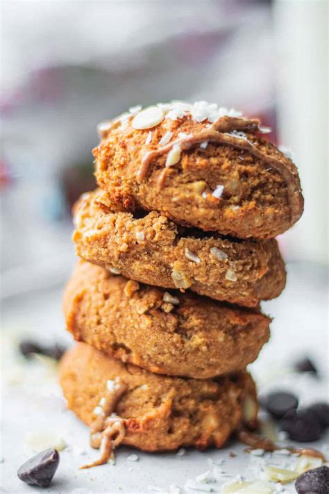 Vegan Almond Cookies (6 Ingredients!) - Oh My Veggies