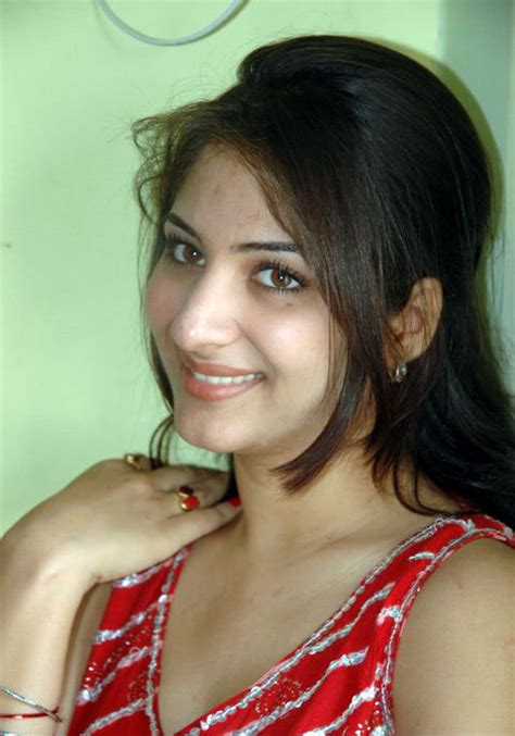 Gowri munjal | Telugu Actress Images