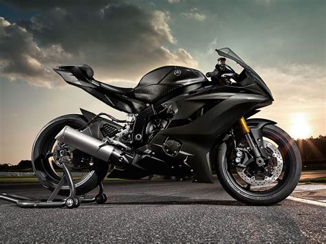 2023 Yamaha YZF-R6 Specs, Price, Top Speed & Reviews