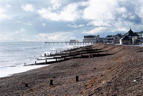 Bognor Regis Pier photographs - photos of the Victorian pier, beach and seafront, Bognor, West ...