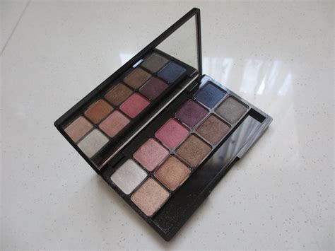 The Blackmentos Beauty Box: Review: Solone Eyeshadow Palette in 7252-1!