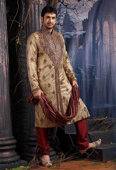 Wedding sherwani | Wedding dresses men indian, Indian men fashion, Sherwani