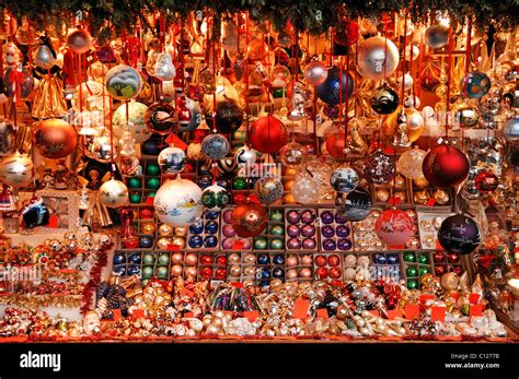 Nuremberg christmas market ornaments hi-res stock photography and ...