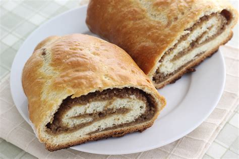 hungarian nut roll kolache