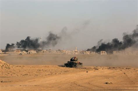 Iraqi forces in Tikrit slow to move in after U.S. airstrikes ...