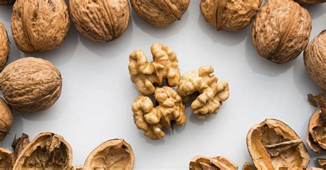 Just A Handful Of Walnuts A Day Can Improve Brain Health