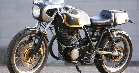 Big in Japan - Yamaha SR400 Cafe Racer | Return of the Cafe Racers