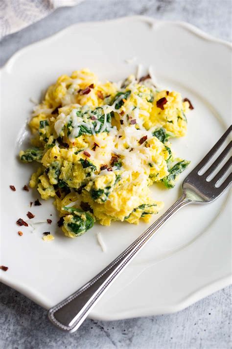 Scrambled Eggs with Spinach - Food Banjo