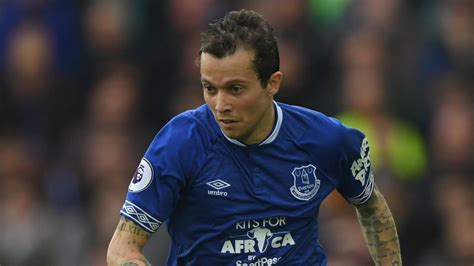 Everton is "best place" for Bernard to reach top form | Sporting News Canada