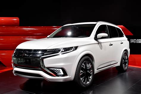 Mitsubishi Outlander PHEV Concept-S Makes First Appearance at Paris ...