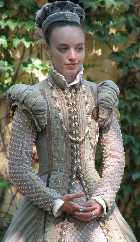 Elizabethan pink gown. | Tudor Costume