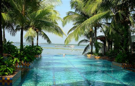 Infinity Pool - Taj Malabar, Cochin, India | FabIndia | Flickr