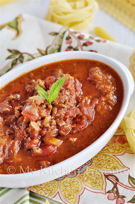 My Kitchen Treasures: Bolognese sauce / Ragù alla bolognese