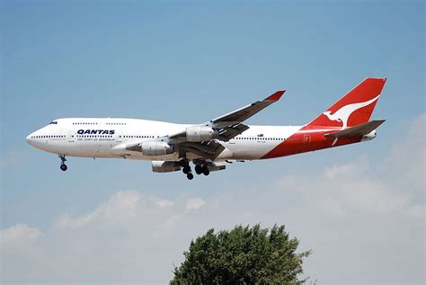 What Happened To The First Qantas Boeing 747-400?