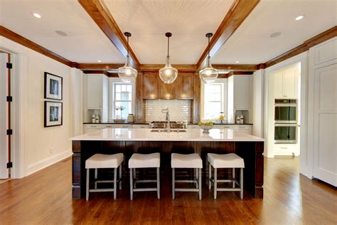 Kitchen with exposed ceiling beams | Kitchen design, Kitchen, Ceiling beams