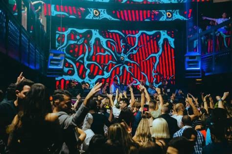 13 Best Chicago Nightclubs and Clubs For A Late-Night Evening