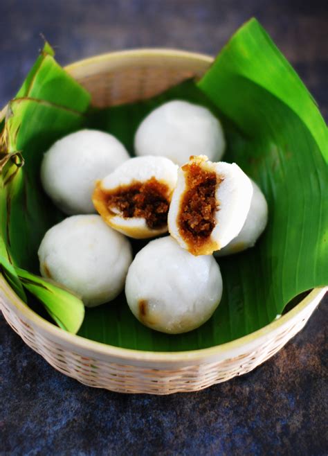 Kozhukatta Recipe (Rice Dumpling Coconut And Jaggery Filling)