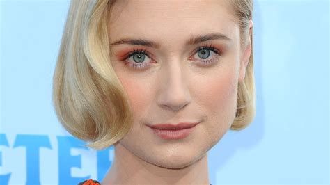 The Crown Season 5 Trailer Has Fans Buzzing Over Elizabeth Debicki's Portrayal Of Princess Diana