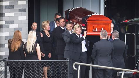 Family, friends farewell 'Superman' Shane Warne in private funeral in Melbourne | Crickit