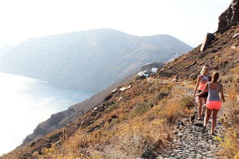 Oia to Fira Hike | Off the Beaten Track in Santorini, Greece