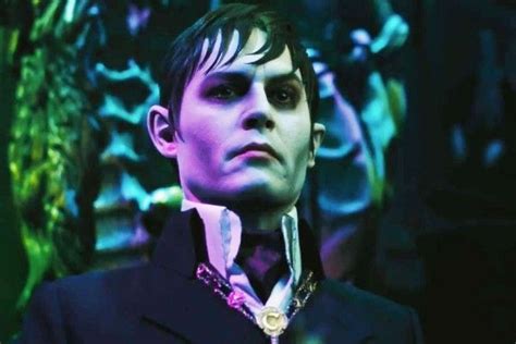 Johnny Depp as a vampire in Tim Burton's Dark Shadows. Show those Twilight losers .... | Johnny ...