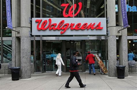 Walgreens begins administering Pfizer’s COVID-19 vaccine in long-term ...