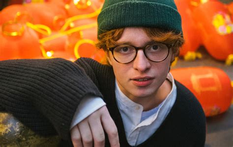 Cavetown: Bedroom-pop hero building worldwide community