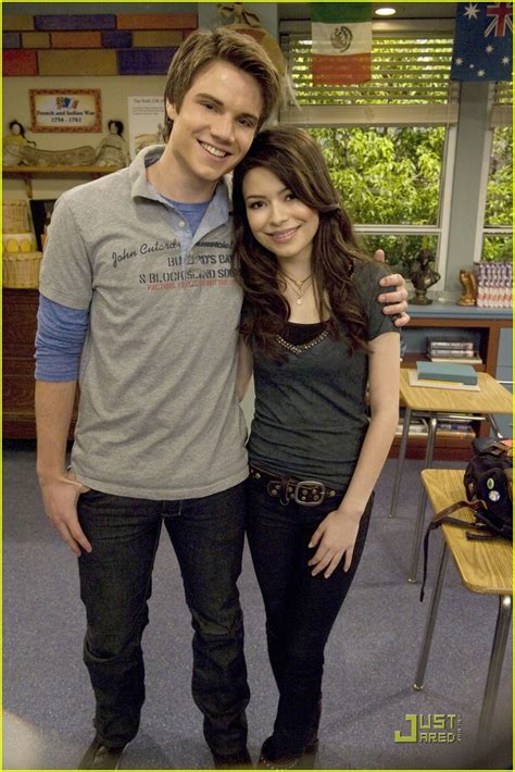 'iParty with Victorious': New Pics & Clips! | Photo 419603 - Photo ...