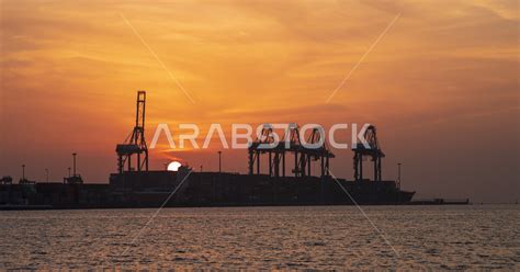 Ship port on the Red Sea in Jeddah, Saudi Arabia at sunset, Jeddah ...