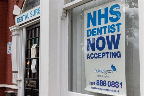 Dentists in the UK: NHS and private dental care | Expatica