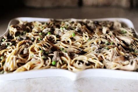 Turkey Tetrazzini | The Pioneer Woman | Turkey tetrazzini, Turkey tetrazzini recipe, Leftover ...