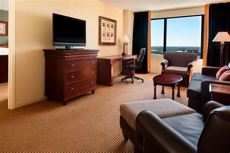 Hotel Suites in Overland Park, KS | Sheraton Overland Park Hotel