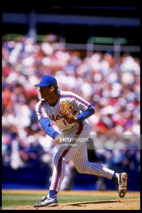 Ron Darling of the New York Mets in action during a game against the... | Mets, New york mets ...