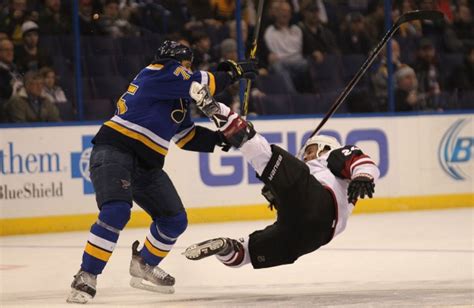 Hardest hockey hits of 2016 NHL season - Slideshow - UPI.com