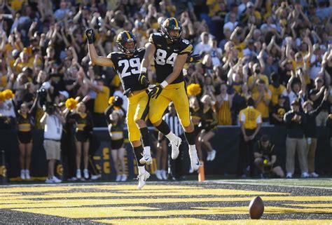 Iowa Hawkeyes vs Penn State football free live stream, score, odds ...