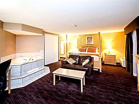 8 Hotel Rooms with Jacuzzi in Ottawa - Anna's Guide 2021