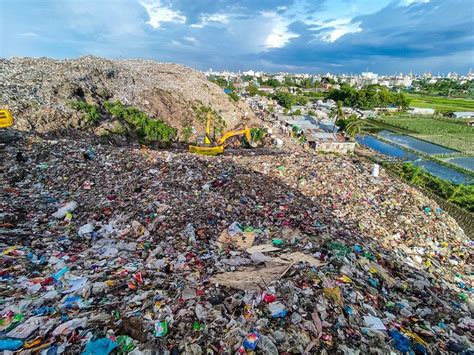 Landfill Waste: What Can We Do to Minimise It? | Earth.Org