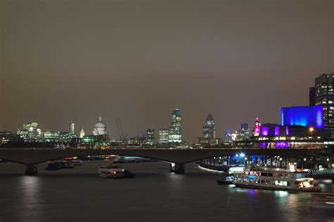 View from Blackfriars bridge at night – Girl, Independent