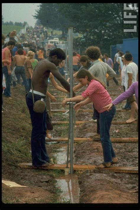 40 Rare and Unseen Color Photos of the Woodstock Music & Art Fair, August 1969 | 1969 woodstock ...