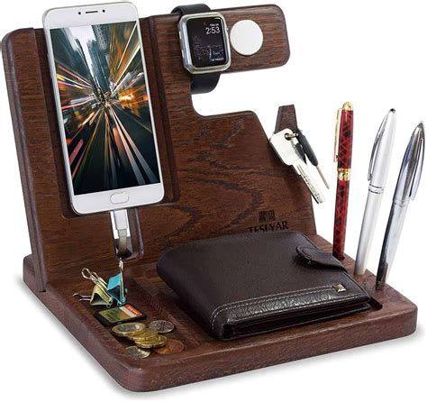 Natural-Oak-Wood-Phone-Docking-Station | Itechguides.com