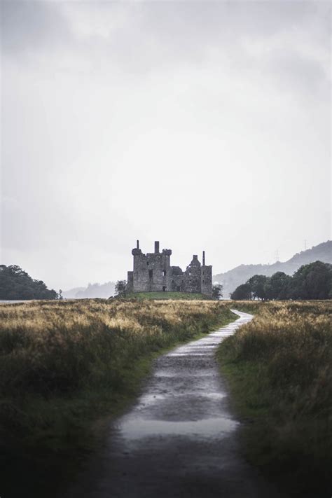 Kilchurn Castle, Scotland | Premium Photo - rawpixel