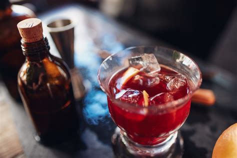 10 Variations of the Classic Negroni - BevSpot | Negroni, Cocktails ...