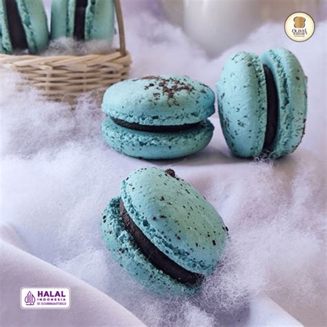 Blue Macaron