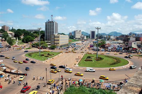 Poste Centrale De Yaounde, Central