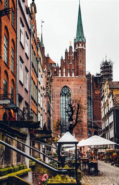 Old Town Gdansk // A Complete Weekend Guide | Old town gdansk, Gdansk, Poland travel