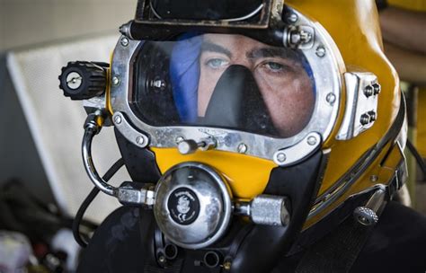 Deployed Army divers plunge into Operation Deep Blue > U.S. Central ...