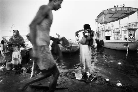 The Morning Rituals at the Ganges :: Behance