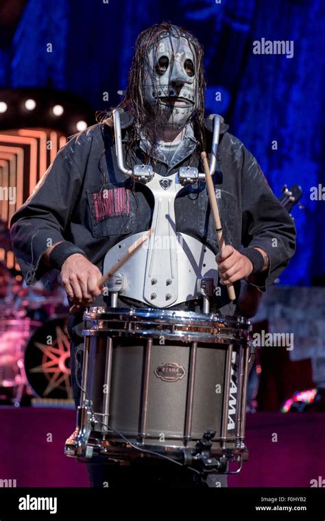 Tinley Park, Illinois, USA. 15th Aug, 2015. Percussionist CHRIS FEHN of Slipknot performs live ...