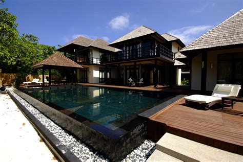 Iruveli A Serene Beach House in Maldives | Architecture & Design